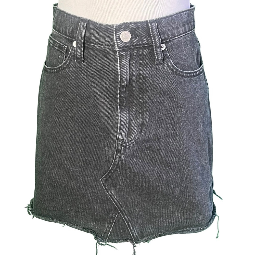 Madewell Denim Mini Skirt Faded Black Raw Hem High Rise Size 27 Cotton 5-Pocket